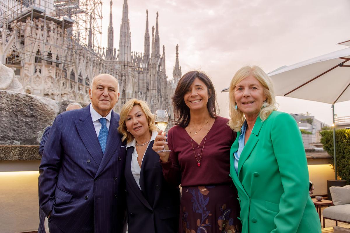 Ospiti davanti alle guglie del Duomo