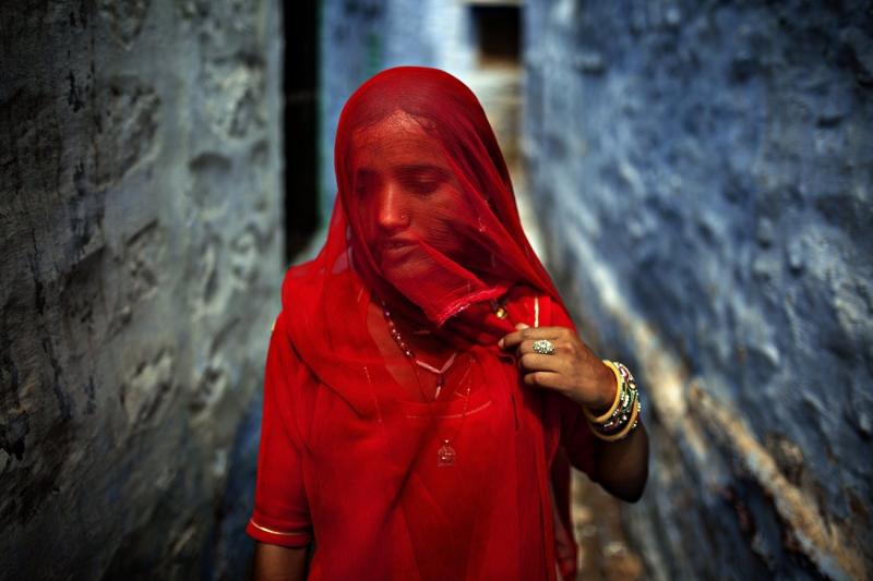 Behind the Veil, di Alessandro Bergamini